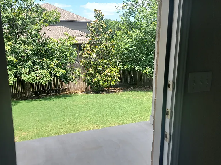 1609 Gerald Ln — Photo 40