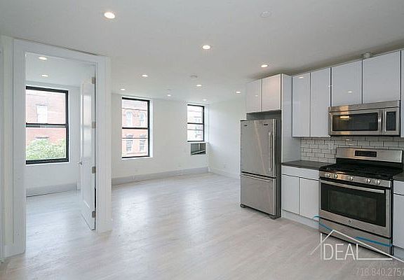 2nd image of 220 Kosciuszko St #3E