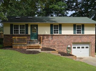 744 Black Forest Dr, Maryville, TN 37801