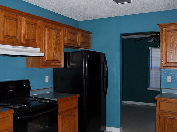 3rd image of 14486 Williamsburg Dr