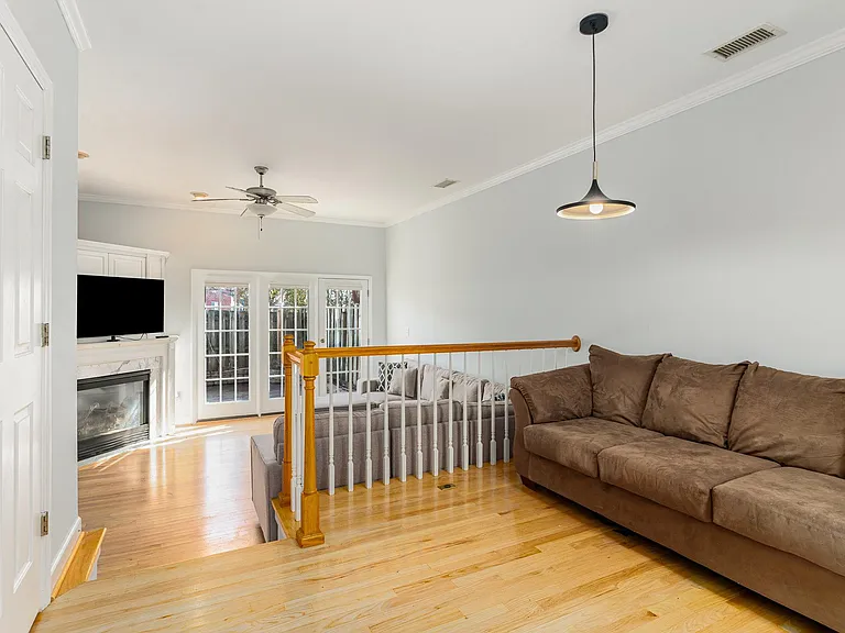 111 Ellington Oaks Ct — Photo 8