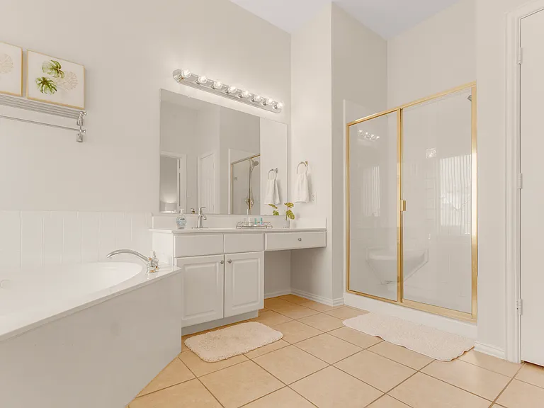 1438 Royal Oaks Dr — Photo 16