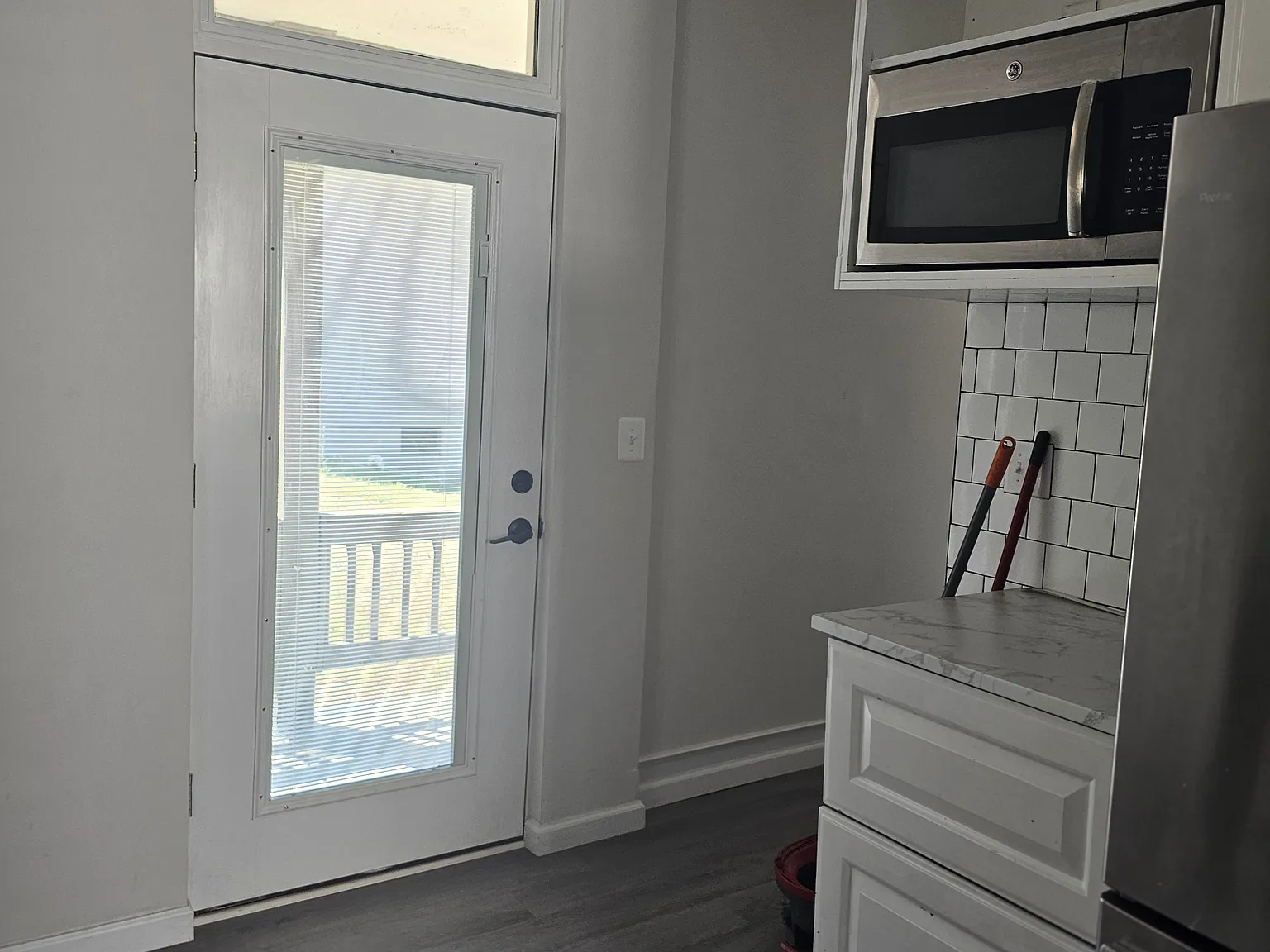 3 bed, 2.5 bath, 1376 sqft, $1,730 — Photo 2