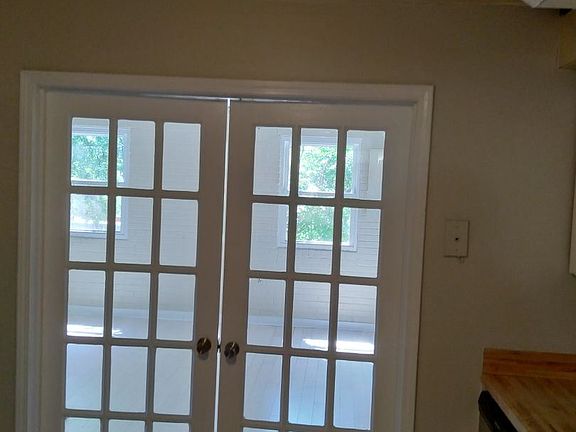 5th image of 806 Pavillion Ave #C