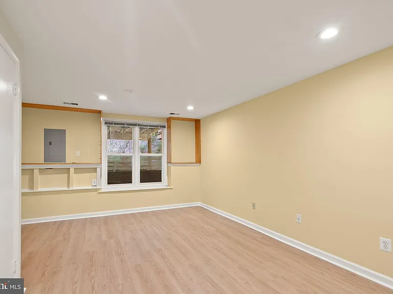 11243 Silentwood Ln — Photo 21
