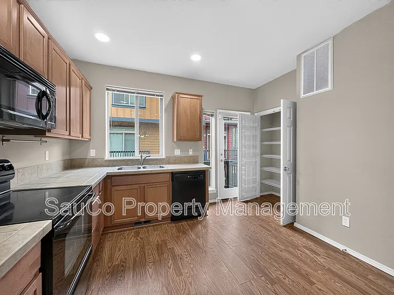 1419 NE Lockheart Ln #1 — Photo 9