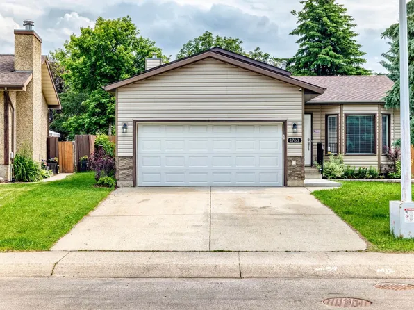 1763 48a St NW, Edmonton, AB T6L 2Y2