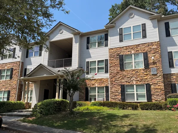 2102 Fairington Club Dr, Lithonia, GA 30038