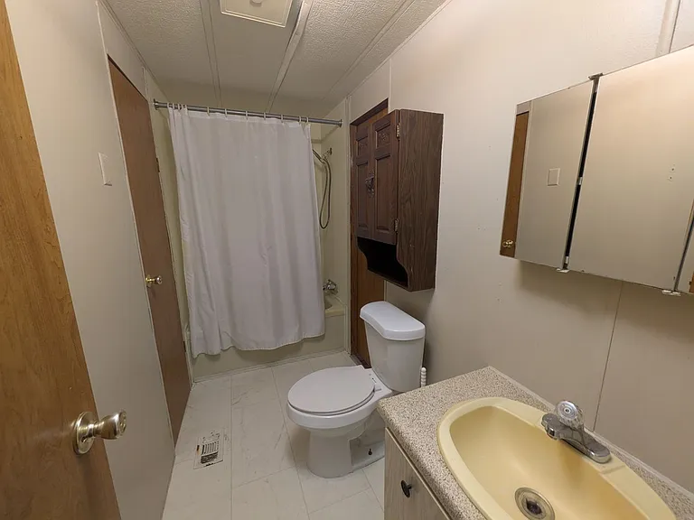16240 San Pedro Ave — Photo 23