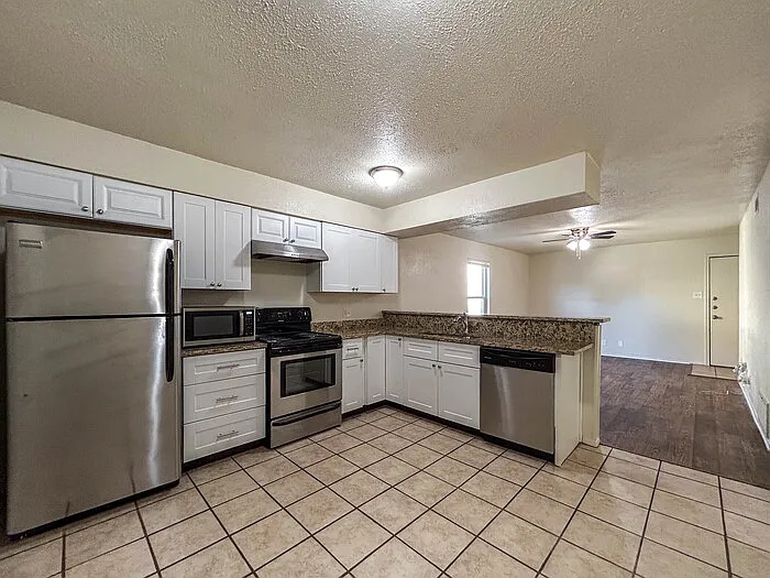 2512 W Hickory St #2 — Photo 6