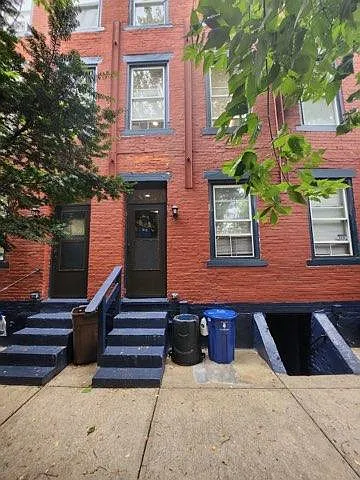 1421 Hamlin St #1421 — Photo 11