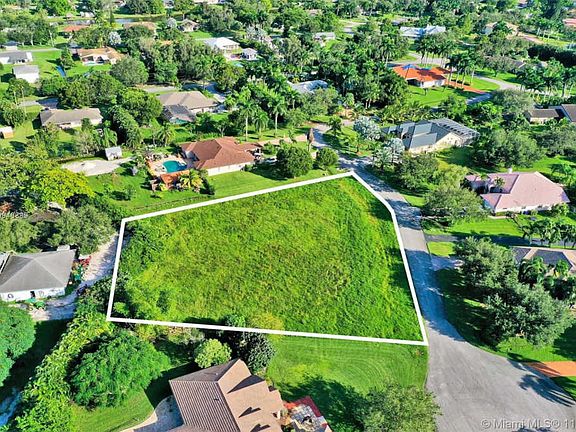 3rd image of 20231 Sw 51st Ct