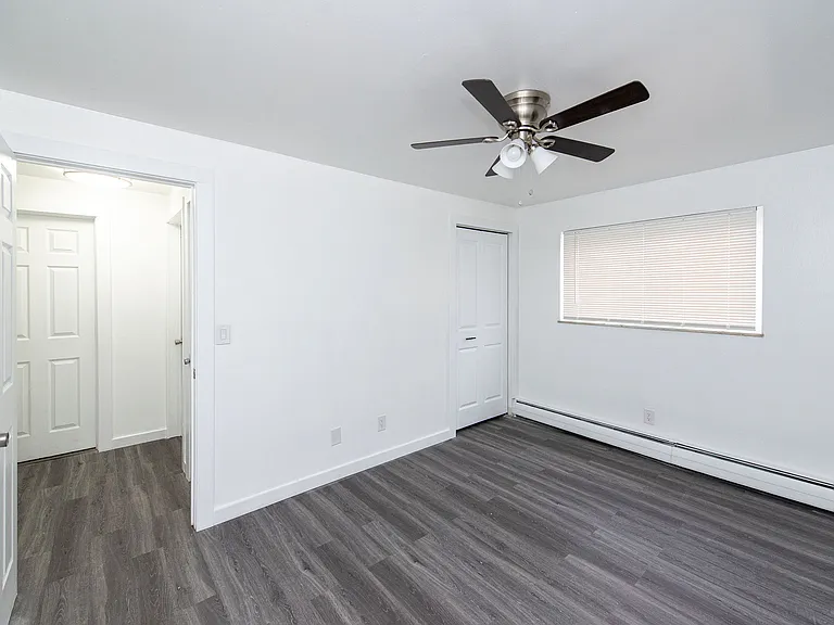 469 Olden Ave — Photo 37