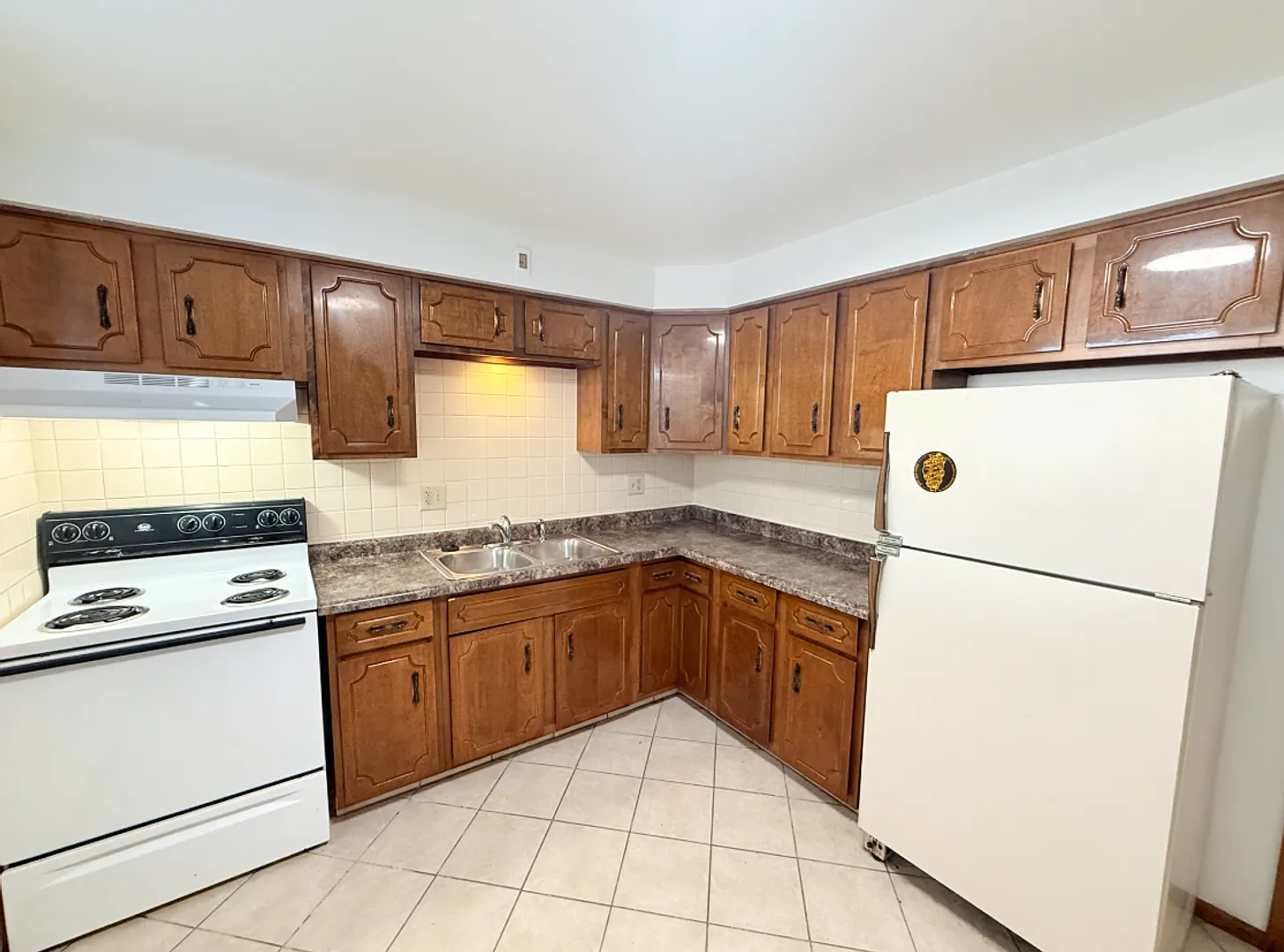 Mecherle Drive Apartments — Photo 3