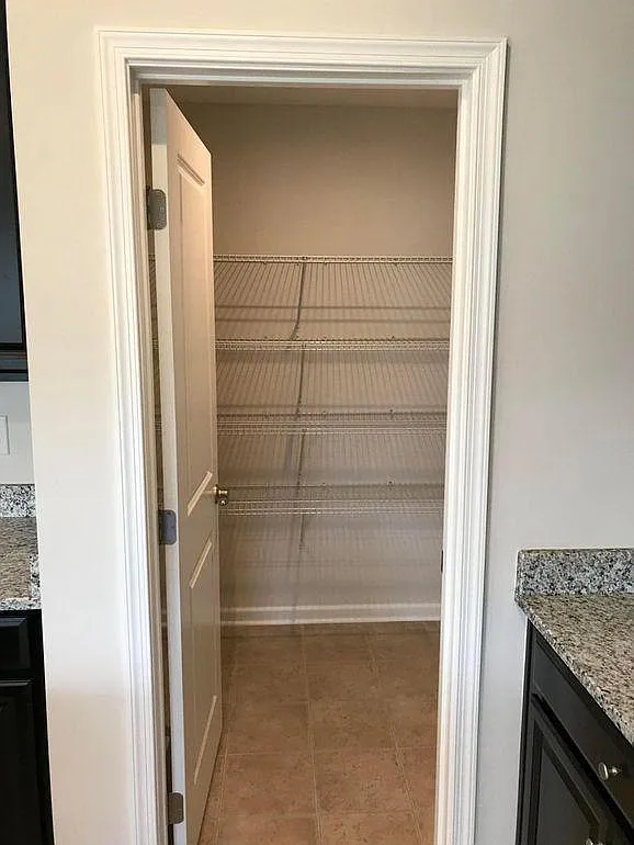 106 Squaregaiter Ln — Photo 4