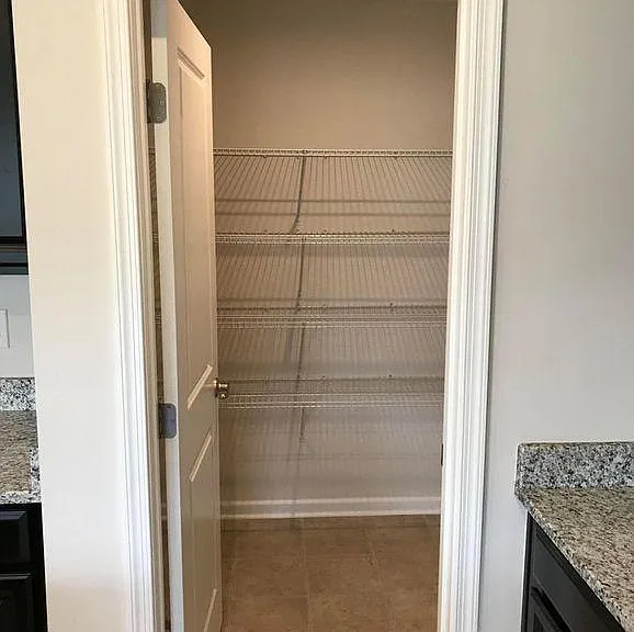 106 Squaregaiter Ln — Photo 4