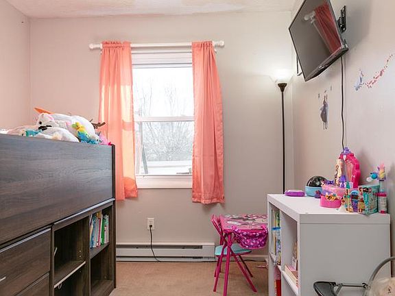 3rd image of 108 Bradley Ct