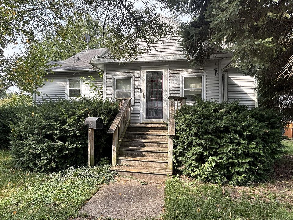 1st image of 808 N 3rd St