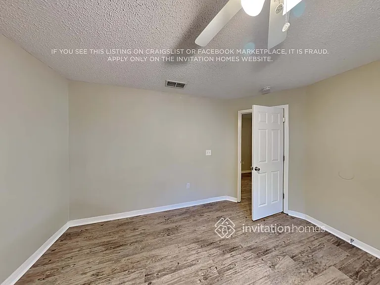 1402 Whispering Woods Way — Photo 8