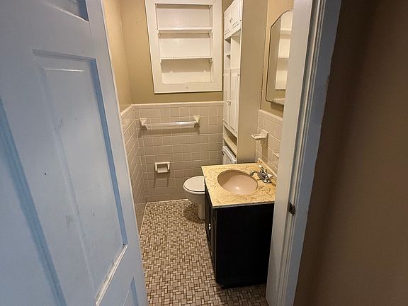 3rd image of 210 N Steele Ave #A