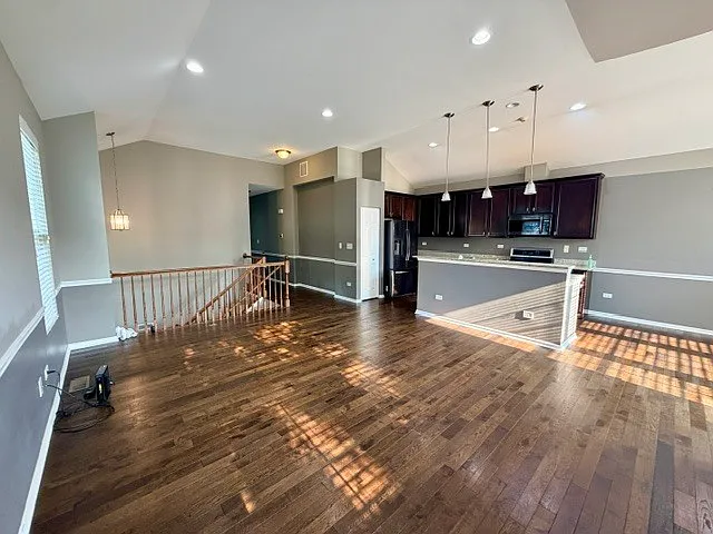 2542 Dunraven Ave #2542 — Photo 3