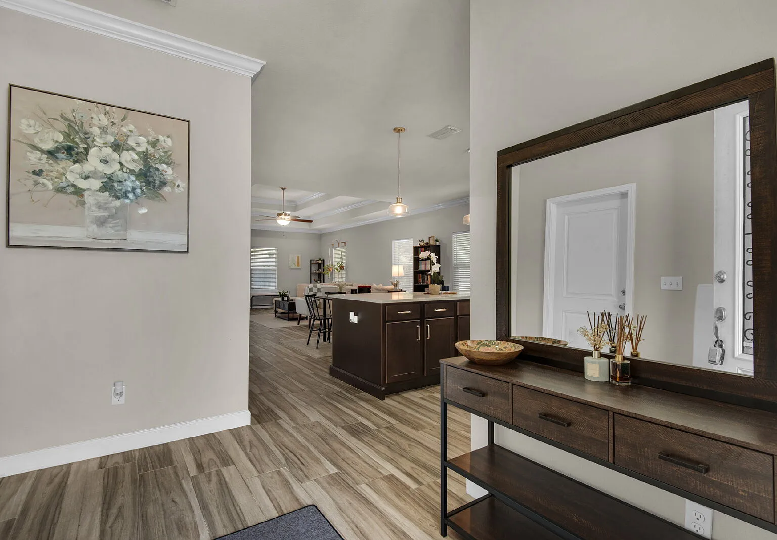 3 bed, 2.0 bath, 1785 sqft, $2,550 — Photo 3