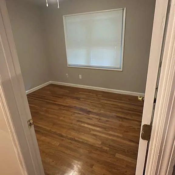 1737 Emerson Ave — Photo 4