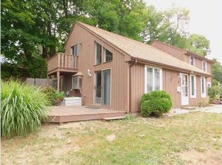 19 Maple St, Agawam, MA 01001