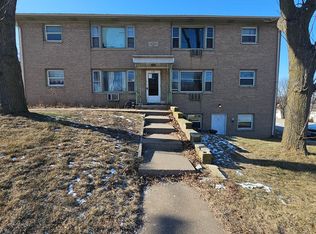 1124 4th St W #8, Milan, IL