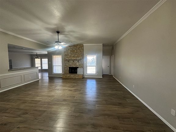 3rd image of 104 Silver Ridge Ln