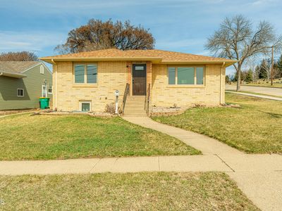 2218 E D Ave, Bismarck, ND, 58501