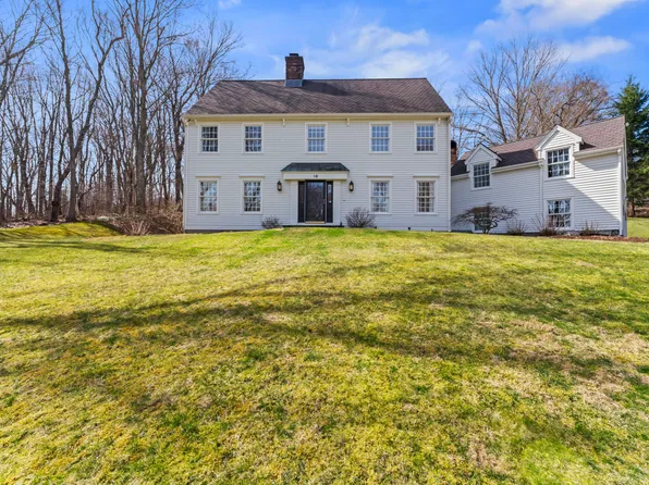 18 Palestine Road, Newtown, CT 06470