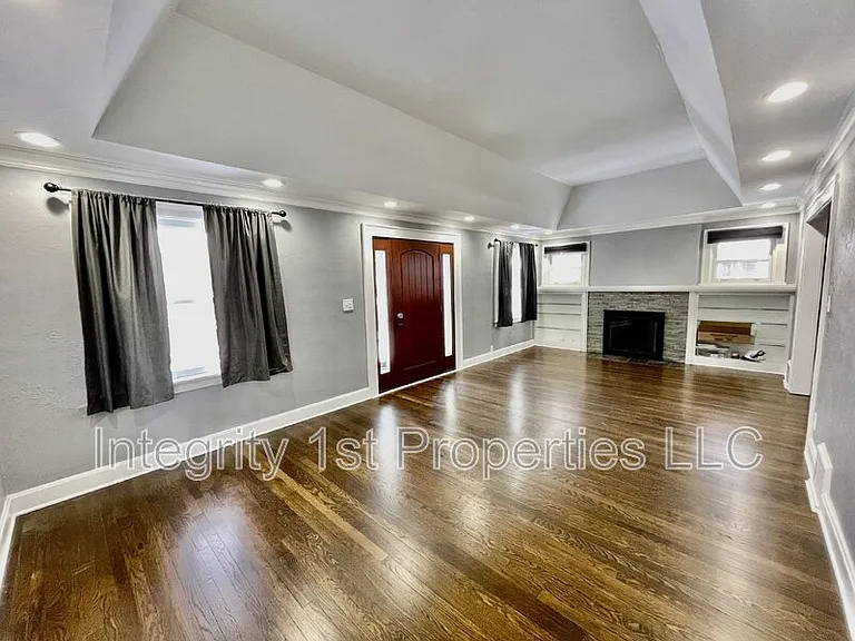 7301 Summit St — Photo 5