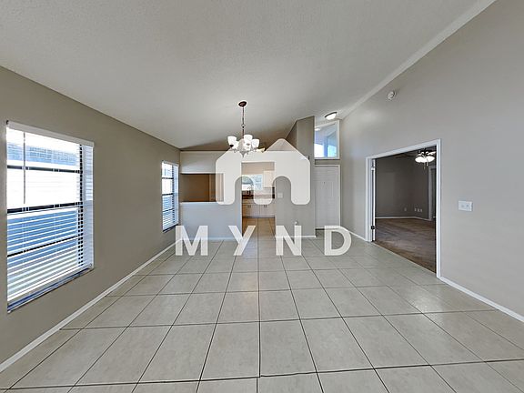 4th image of 826 Grenadier Dr