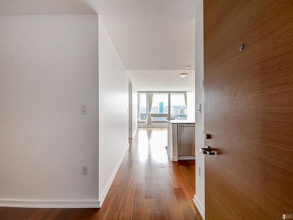 3rd image of 1 Hawthorne St Unit 19D