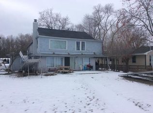 180 Rickers Bay Rd, Neenah, WI 54956