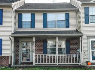 17 Sara Ln, Hanover, PA 17331