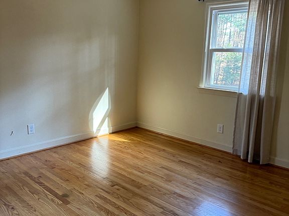 4th image of 109 Circle Dr