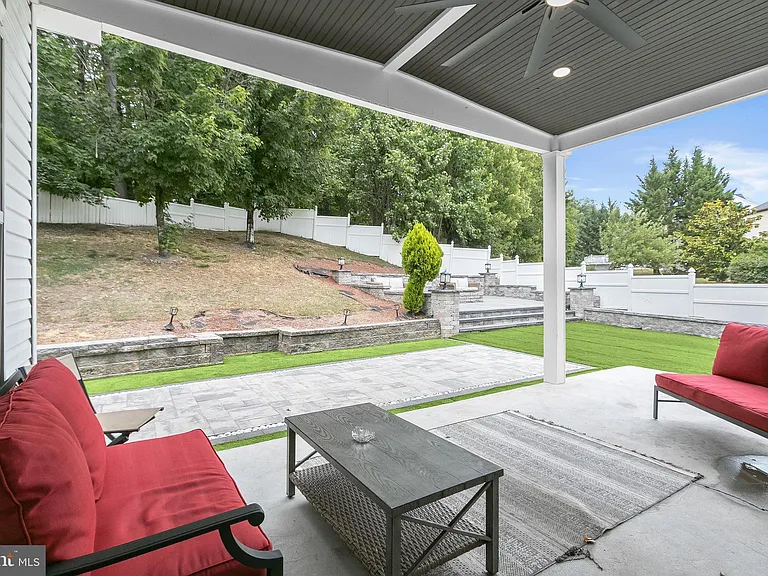 7202 Exbury Ct — Photo 55