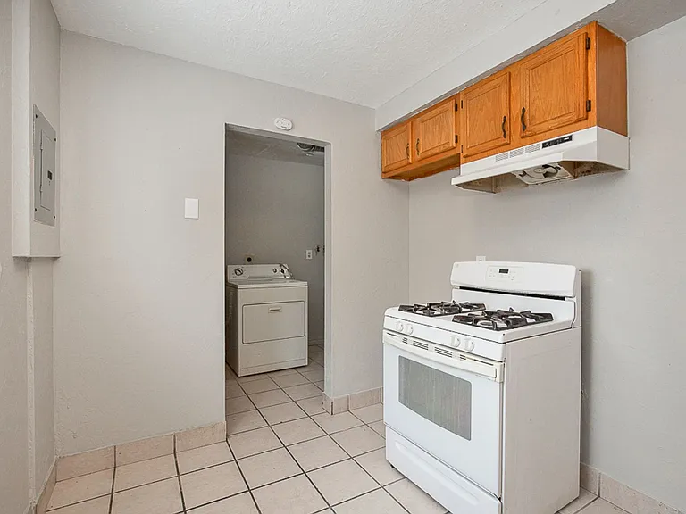 23755 Banbury Cir #10 — Photo 21
