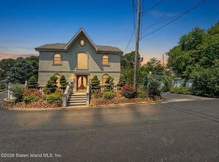 39 Hasbrouck Rd, Staten Island, NY 10304