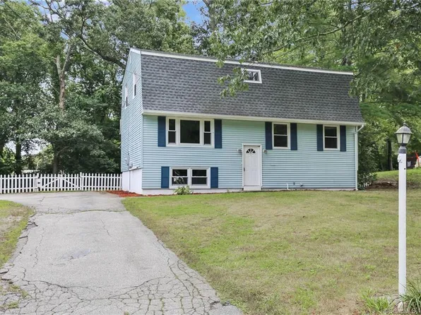 44 Blacksmith Drive, Ledyard, CT 06339