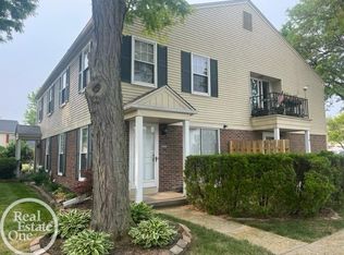 24104 Meadow Bridge Dr, Clinton Township, MI 48035