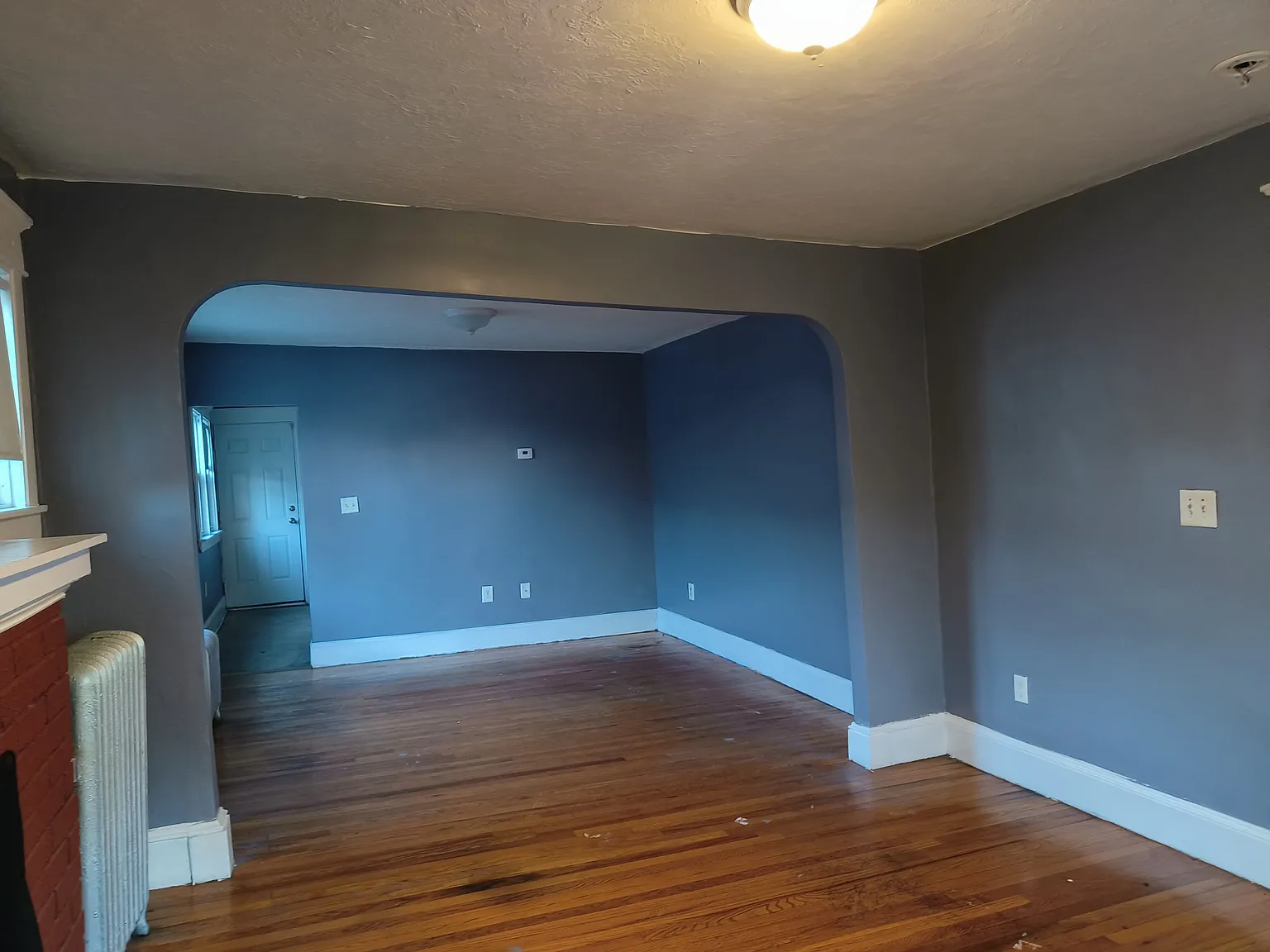 3 bed, 1100 sqft, $1,800 — Photo 1
