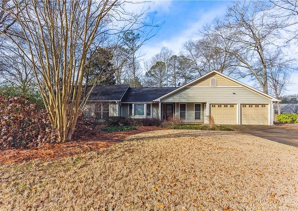 1st image of 90 Farmington Dr