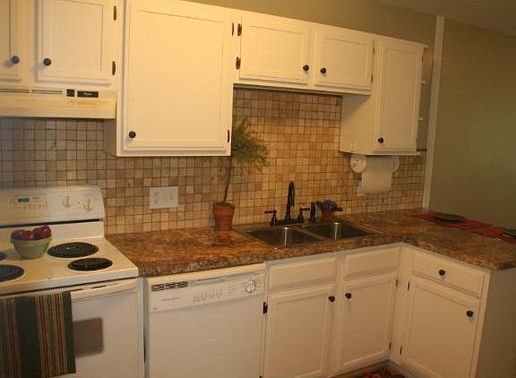 3rd image of 813 Evergreen Cir