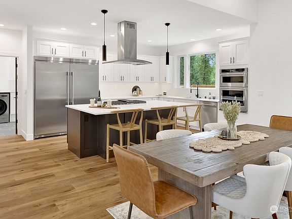 4th image of 2822 Lakeway Drive
