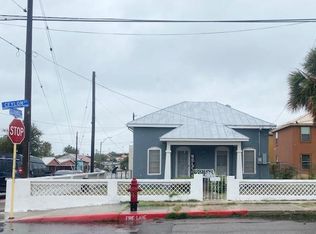 207 N Ceylon St, Eagle Pass, TX 78852
