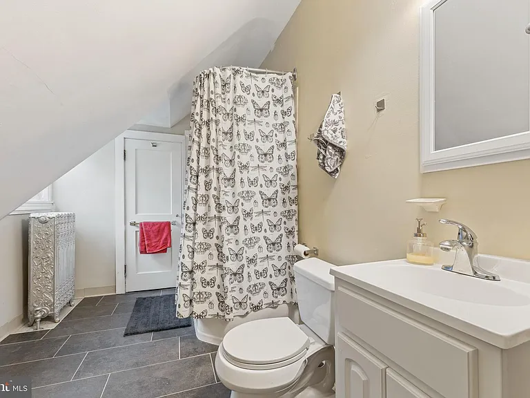 220 S Scott Ave #3 — Photo 5