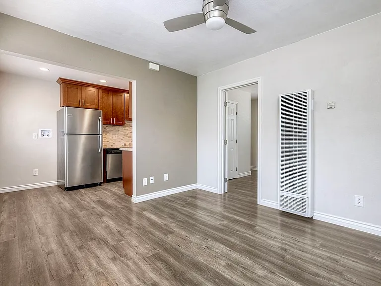 2727 G St #1/2 — Photo 5